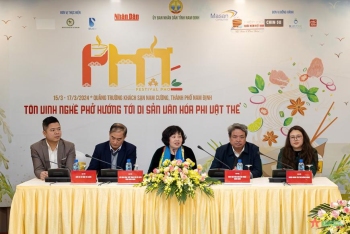 Nghệ nhân Lê Thị Thiết, Chủ tịch Hiệp hội Văn hóa Ẩm thực tỉnh Nam Định tại cuộc họp báo về sự kiện Festival Phở 2024