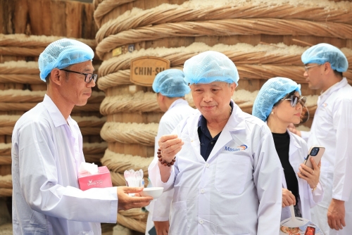 Ông Trần Đáng, Chủ tịch Hiệp hội Nước mắm Việt Nam thăm quan Nhà thùng nước mắm lớn nhất Việt Nam