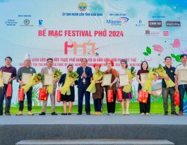 Hinh-anh-be-mac-03.jpg