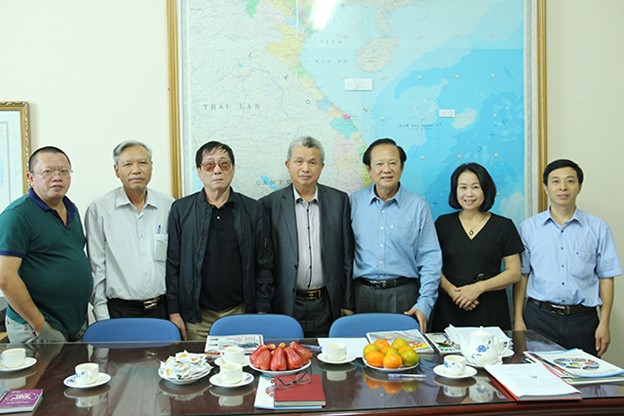 Tham dự có ông Nguyễn Việt Thắng, Chủ tịch Hội Nghề cá Việt Nam; ông Trần Đáng, Chủ tịch Hiệp hội Nước mắm Việt Nam.
