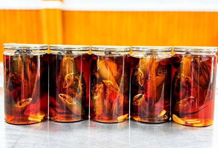 Đặc sản cua gạch Cà Mau ngâm nước mắm giá gần 1 triệu đồng kg