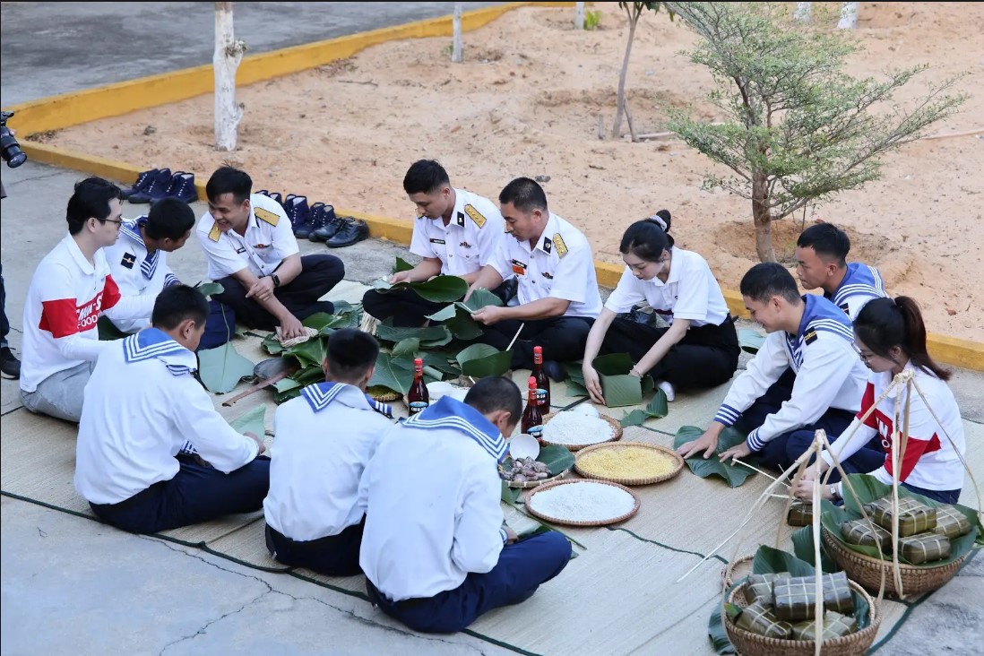 tet ve tren bien dong tron ven am ap tinh quan dan 1270 6241