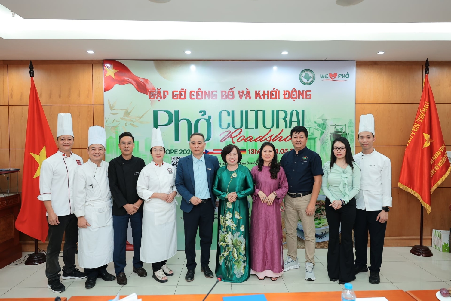 Bà Lê Thị Thiết cùng các nghệ nhân ẩm thực sẽ tham gia chuyến quảng diễn phở Việt tại 7 nước châu Âu vào tháng 7 tới. Ảnh: Trần Quang Tú