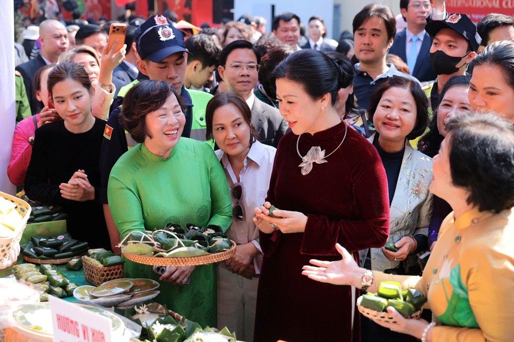 Lãnh đạo Hiệp hội Nước mắm Việt Nam tham dự Liên hoan Văn hoá ẩm thực Quốc tế 2025 chung sức giúp đỡ đồng bào miền Trung ảnh 4